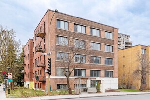 2180 Van Horne Av in Montréal, QC - Building Photo