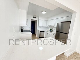 4351 S Semoran Blvd in Orlando, FL - Building Photo