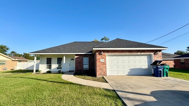 property at 2222 Linda Ave