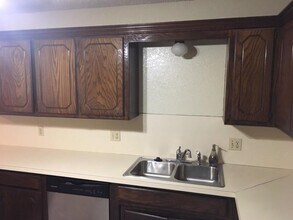 1037 NW 166th St in Edmond, OK - Building Photo - Building Photo