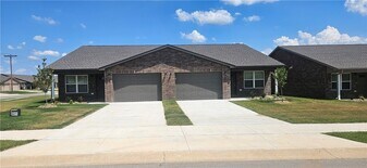 6814 Toby St in Bentonville, AR - Building Photo