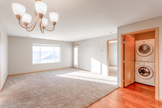 Corner View Apartments in Mandan, ND - Building Photo - Interior Photo