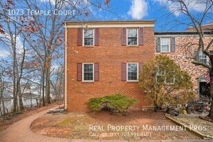 1073 Temple Ct in Sterling, VA - Building Photo