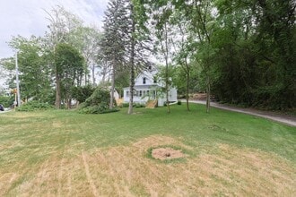 1250 Pleasant St in Worcester, MA - Building Photo - Building Photo