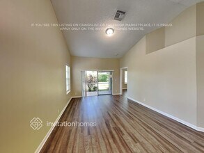 8 Erwood Pl in Boynton Beach, FL - Foto de edificio - Building Photo