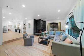 5048 Bluff Pl in El Cajon, CA - Foto de edificio - Building Photo