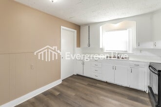 6701 Fairway Dr in Kansas City, MO - Building Photo - Building Photo