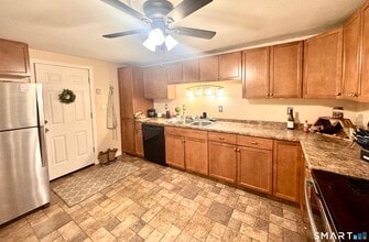 110 Lake Rd in Andover, CT - Building Photo - Building Photo