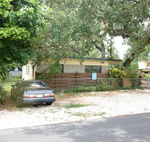 1418-1470 SW 27th St Apartments