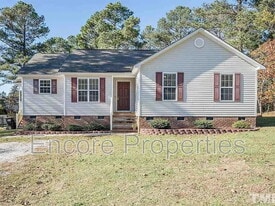312 Cabin Grove Ct in Angier, NC - Building Photo