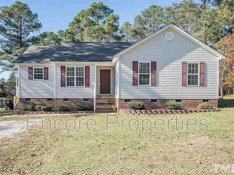 312 Cabin Grove Ct in Angier, NC - Building Photo