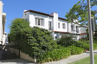 9915 Robbins Dr in Beverly Hills, CA - Building Photo - Building Photo