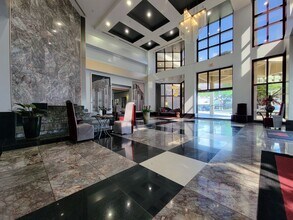 725 Kapiolani Blvd in Honolulu, HI - Building Photo - Building Photo