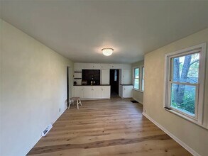 400 Willow St in Vestal, NY - Building Photo - Building Photo