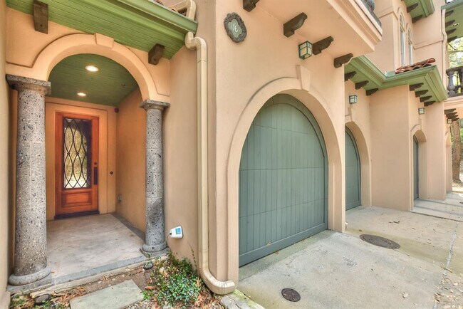 1529 Barton Springs Rd in Austin, TX - Building Photo - Building Photo