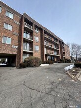 1575 Boston Ave, Unit C5 in Bridgeport, CT - Foto de edificio - Building Photo
