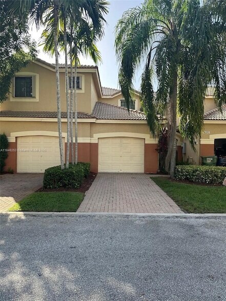 property at 4295 Vineyard Cir