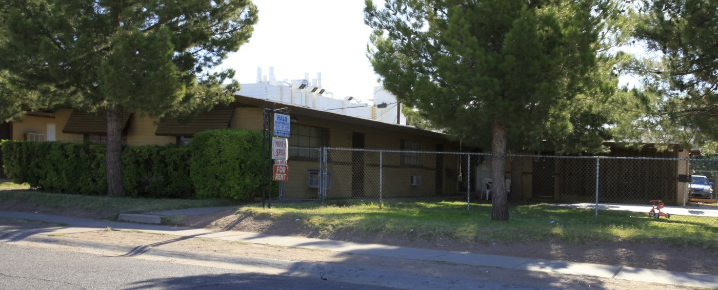 La Buena Vida East Apartments in Phoenix, AZ - Building Photo