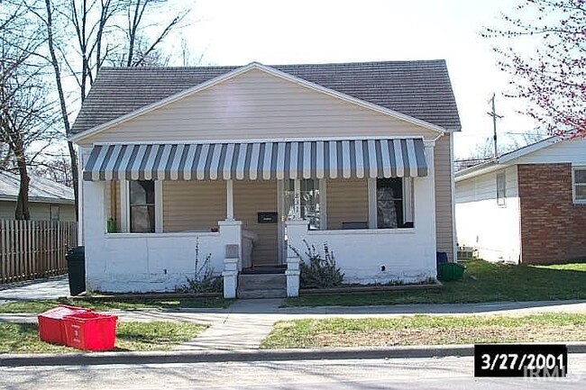 property at 831 W 6th St