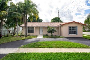 5524 Cleveland St in Hollywood, FL - Building Photo
