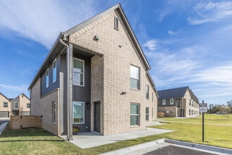 Townhomes at Centennial Crossing in Broken Arrow, OK - Building Photo - Building Photo