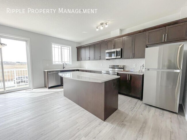 160 Carrington Way NW in Calgary, AB - Building Photo - Building Photo