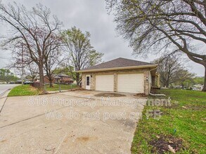817 N Choctaw Ave in Independence, MO - Building Photo - Building Photo