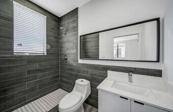 859 E 24th St-Unit -404 in Hialeah, FL - Building Photo - Building Photo