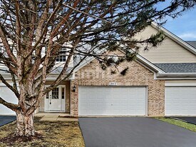 1057 Sheridan Cir in Naperville, IL - Building Photo