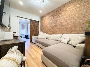 298 Nassau Ave in Brooklyn, NY - Building Photo - Building Photo