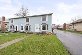 5153 Norwich St in Hilliard, OH - Foto de edificio - Building Photo