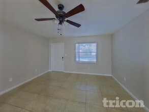 5843 59th Way N in St. Petersburg, FL - Building Photo - Building Photo