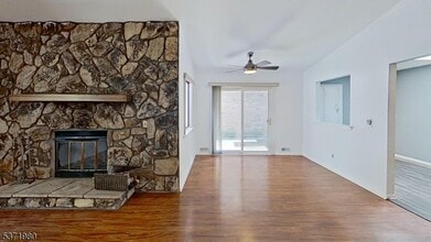 5 Sudbury Ct in East Brunswick, NJ - Building Photo - Building Photo