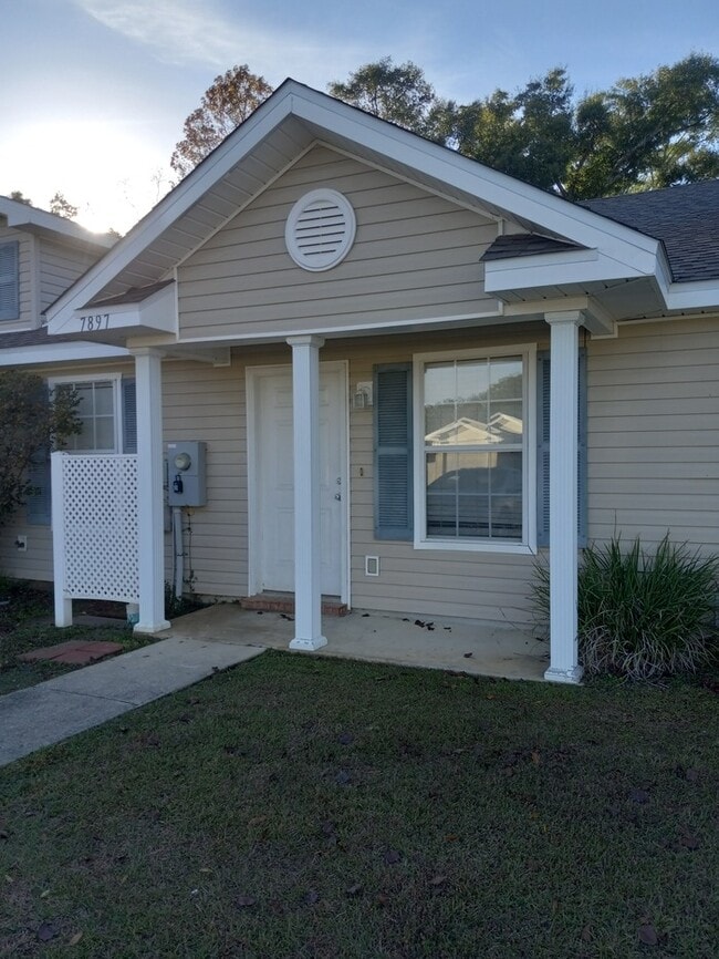 7897 Stonebrook Dr in Pensacola, FL - Building Photo - Building Photo