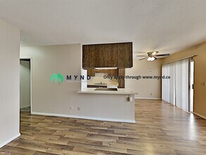 9550 Carroll Canyon Rd-Unit -Apt 240 in San Diego, CA - Foto de edificio - Building Photo