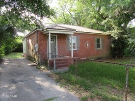 1114 Fairland Ave in Panama City, FL - Building Photo