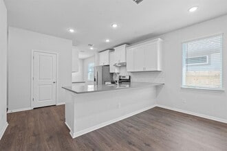 6349 Marsh Ln in Buda, TX - Building Photo - Building Photo