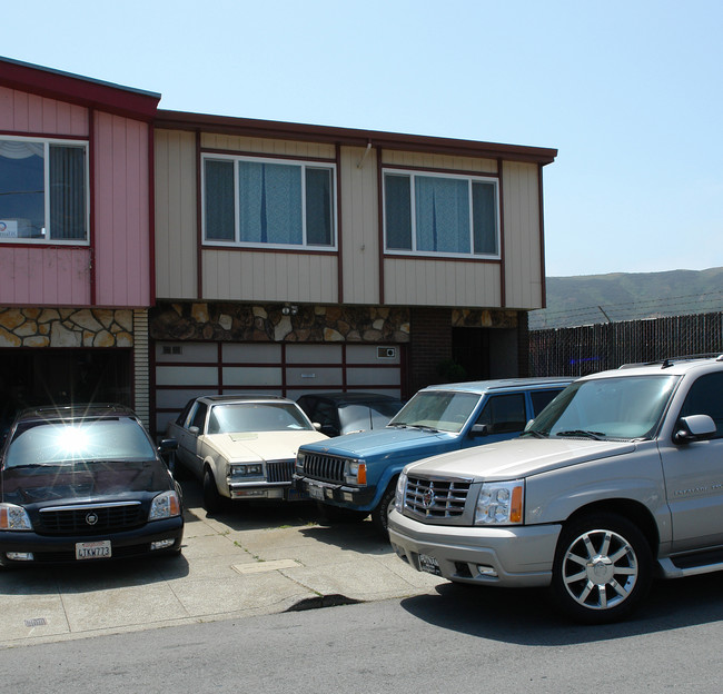 13 Velasco Ave in Daly City, CA - Foto de edificio - Building Photo