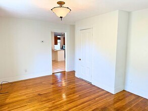 333 Cherry St in Newton, MA - Foto de edificio - Building Photo