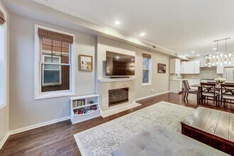 1328 W Belmont Ave in Chicago, IL - Building Photo - Building Photo