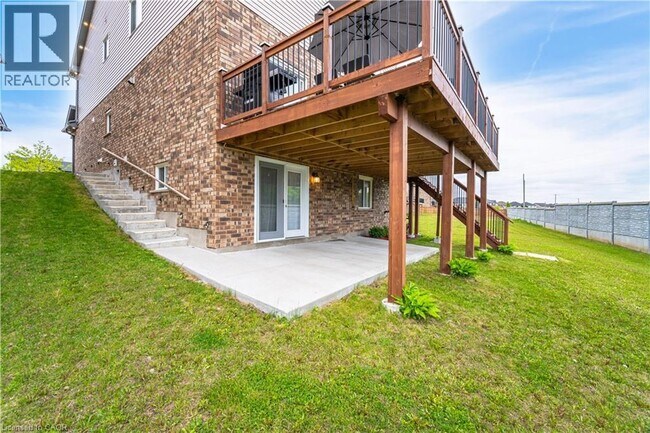 51 Newcastle Ct in Kitchener, ON - Building Photo - Building Photo