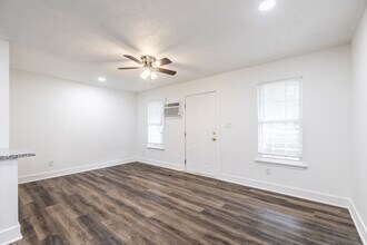 Landing at Malabu in Lexington, KY - Foto de edificio - Interior Photo