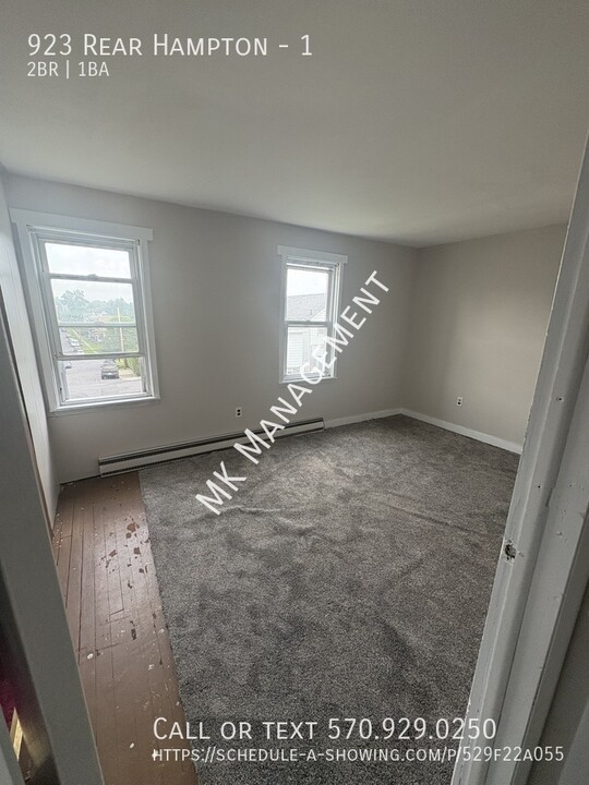 923 Hampton St in Scranton, PA - Building Photo