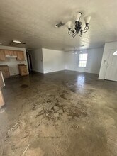 907 Petty St in Brenham, TX - Building Photo - Building Photo