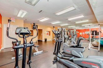 3313 Wyndham Cir, Unit 4214 in Alexandria, VA - Building Photo - Building Photo