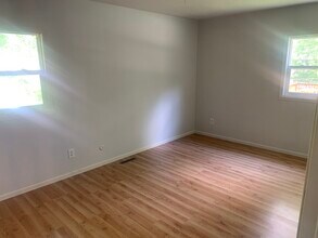 274 Hillcrest Ave in Hampshire, IL - Foto de edificio - Building Photo