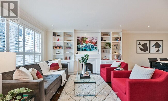 274 Laird Dr in Toronto, ON - Building Photo - Building Photo