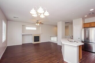 6460 Hamilton Grove Ave in Las Vegas, NV - Building Photo - Building Photo