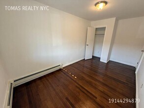 364 Huntington Ave in Bronx, NY - Building Photo - Building Photo