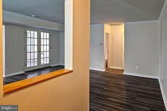 9639 White Acre Rd in Columbia, MD - Building Photo - Building Photo